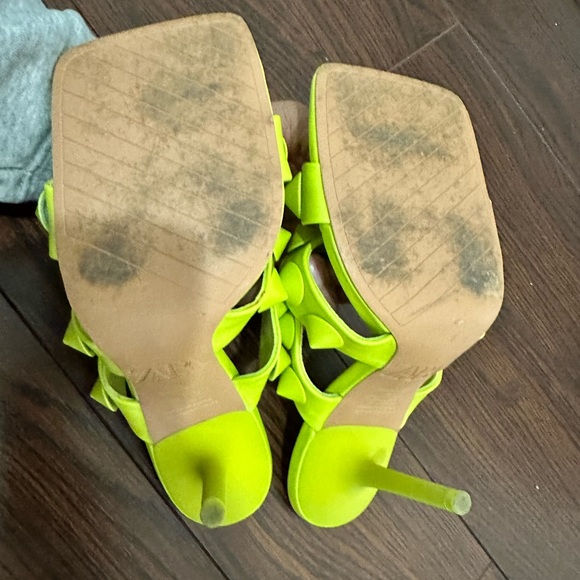 Zara- neon heeled sandals! - Picture 5 of 5